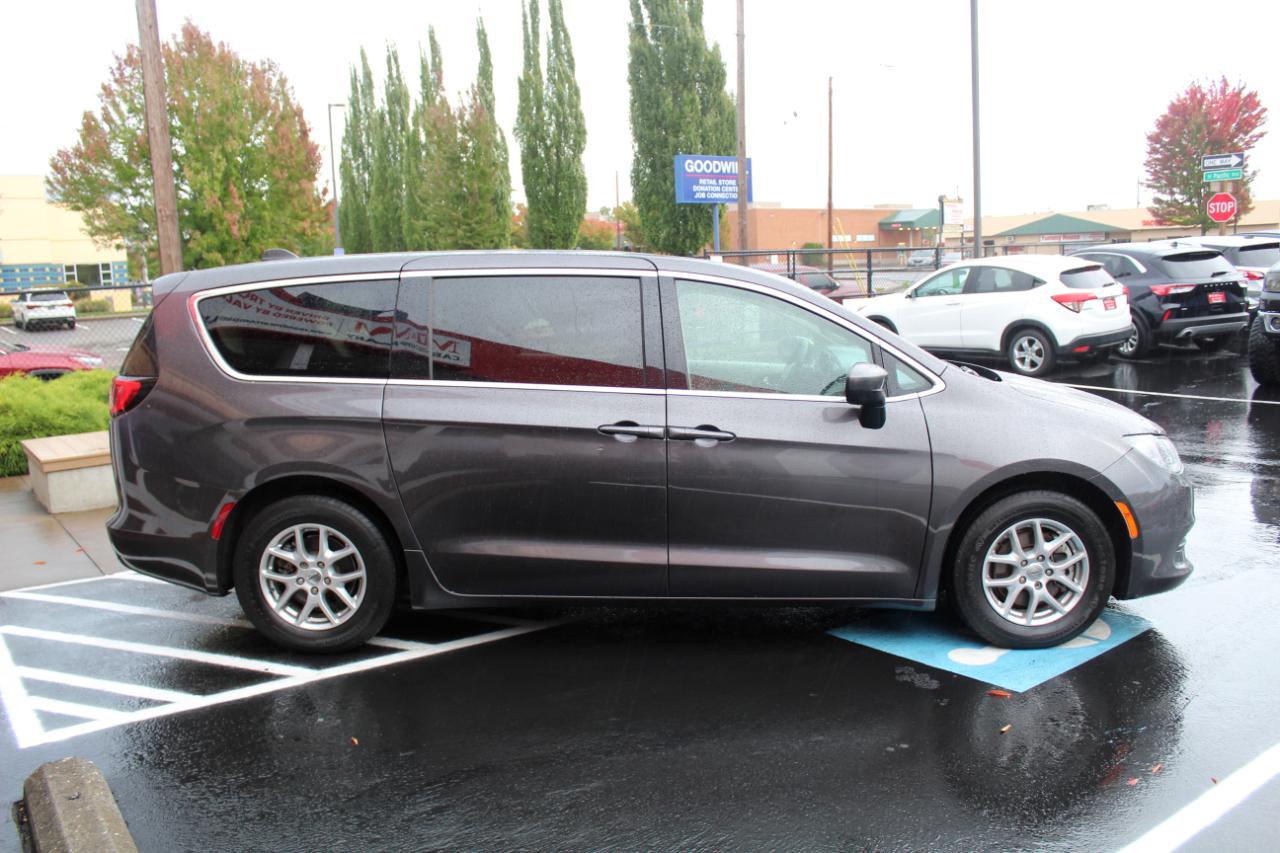 Chrysler Voyager photo 4
