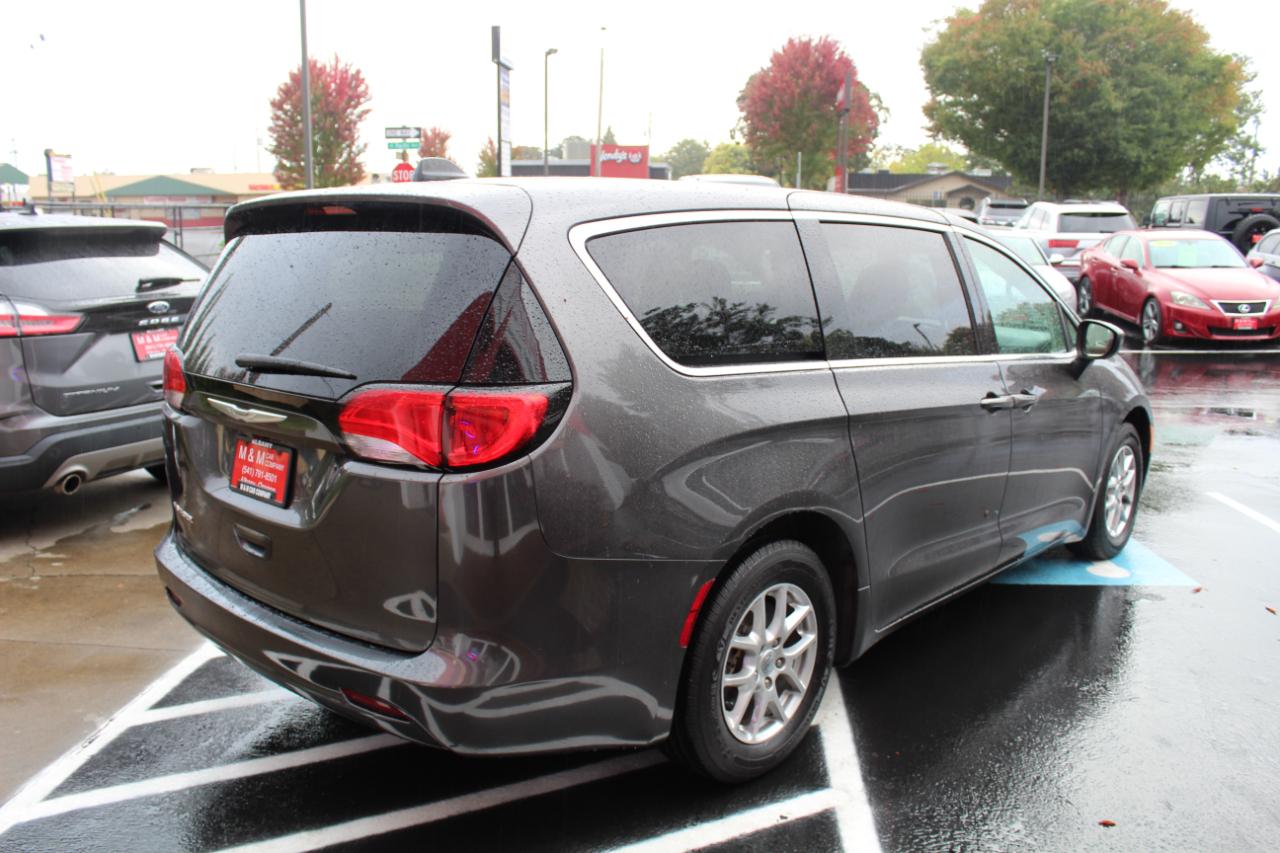 Chrysler Voyager photo 5