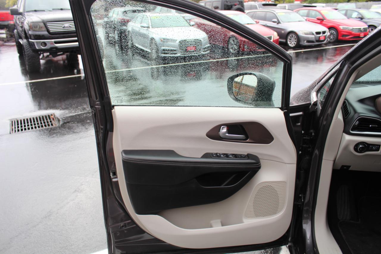 Chrysler Voyager photo 9