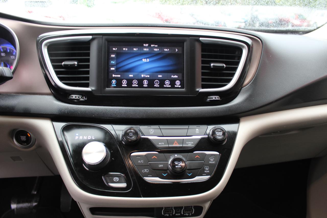 Chrysler Voyager photo 14