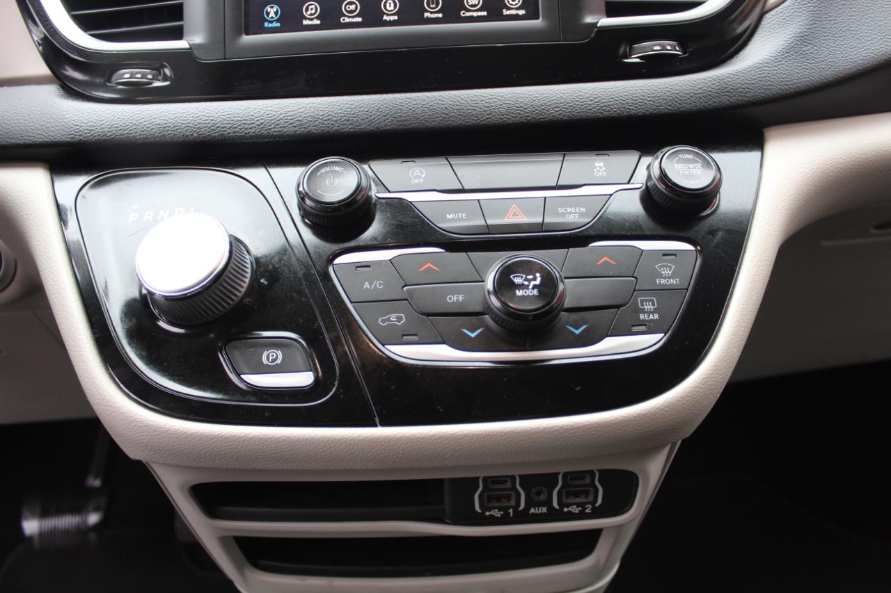 Chrysler Voyager photo 16