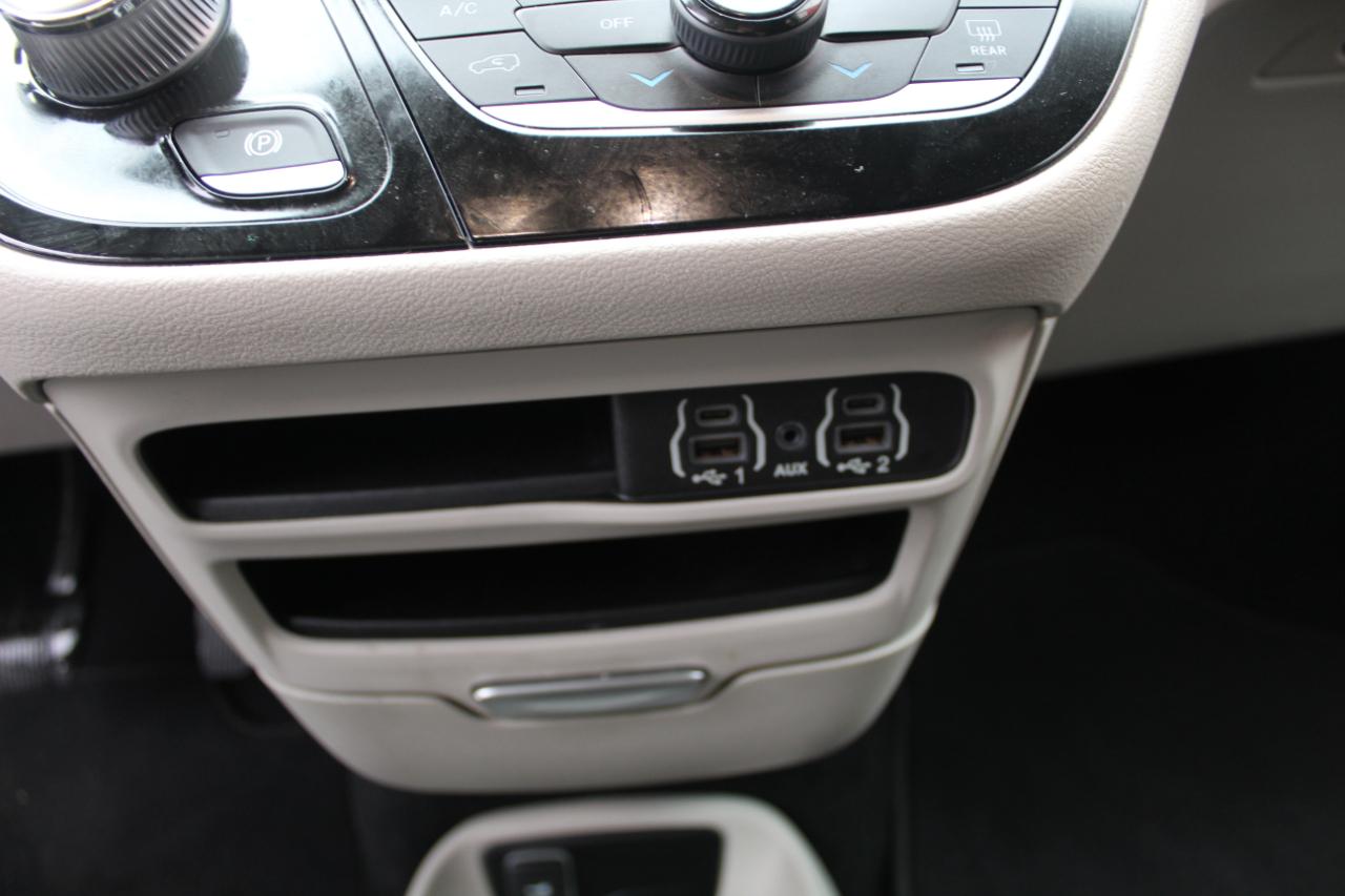 Chrysler Voyager photo 17