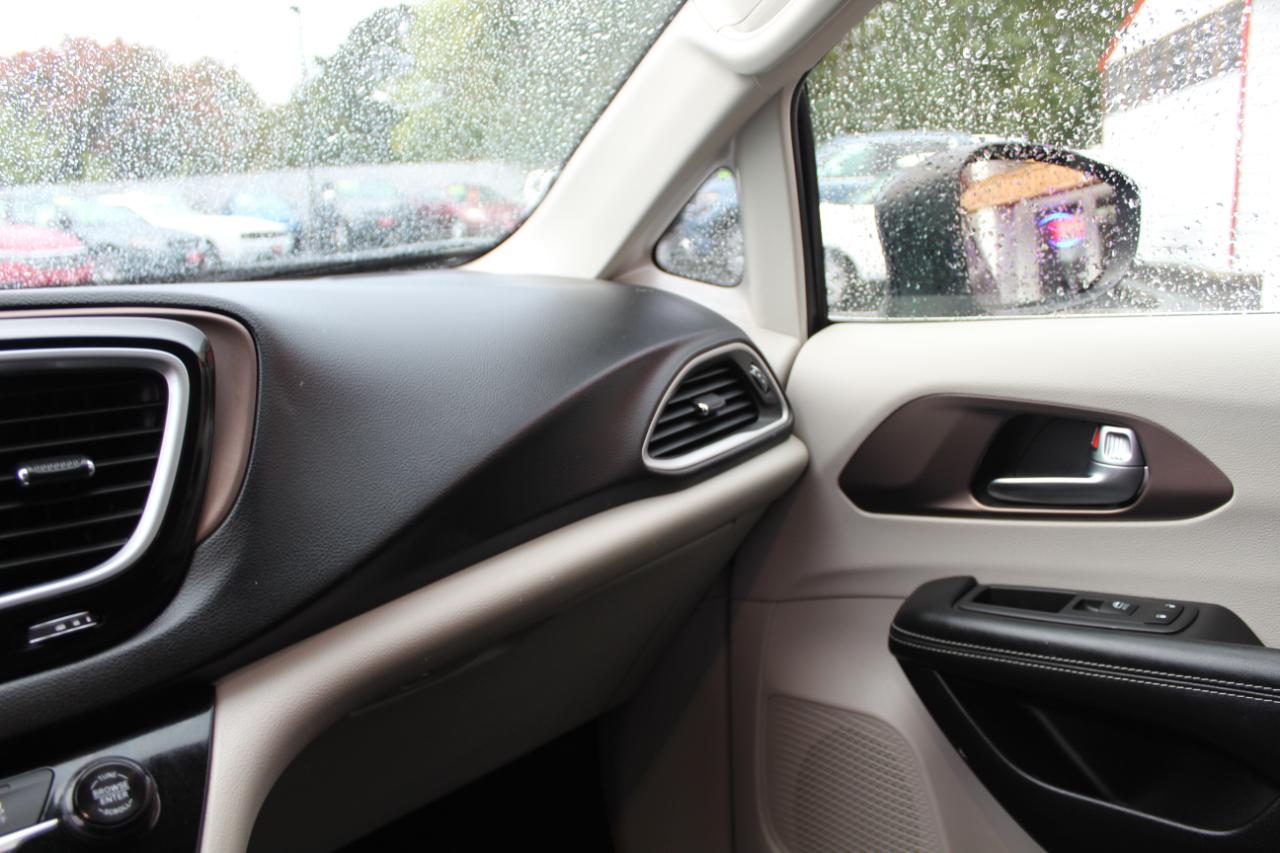 Chrysler Voyager photo 18