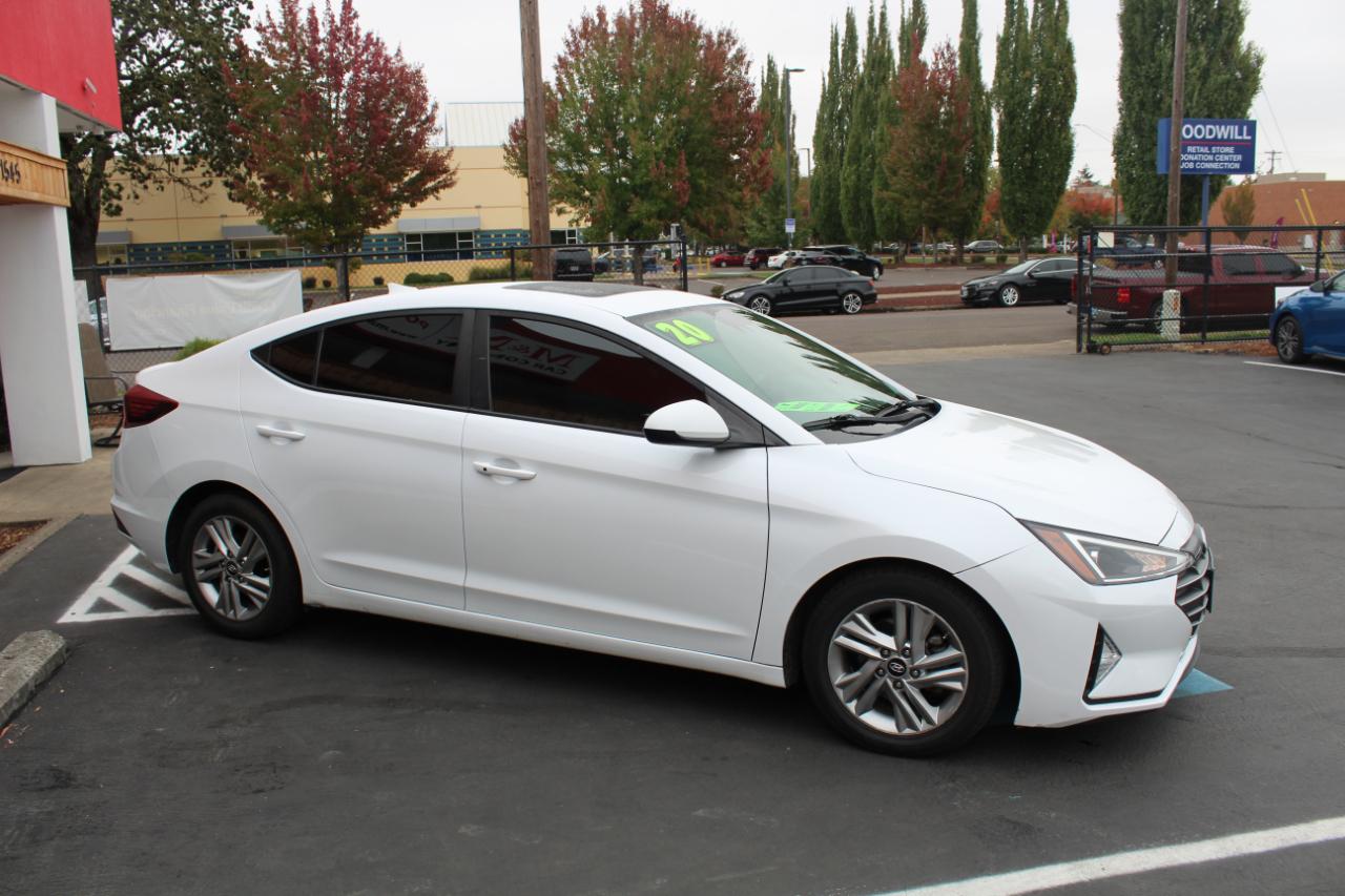 Hyundai Elantra photo 6