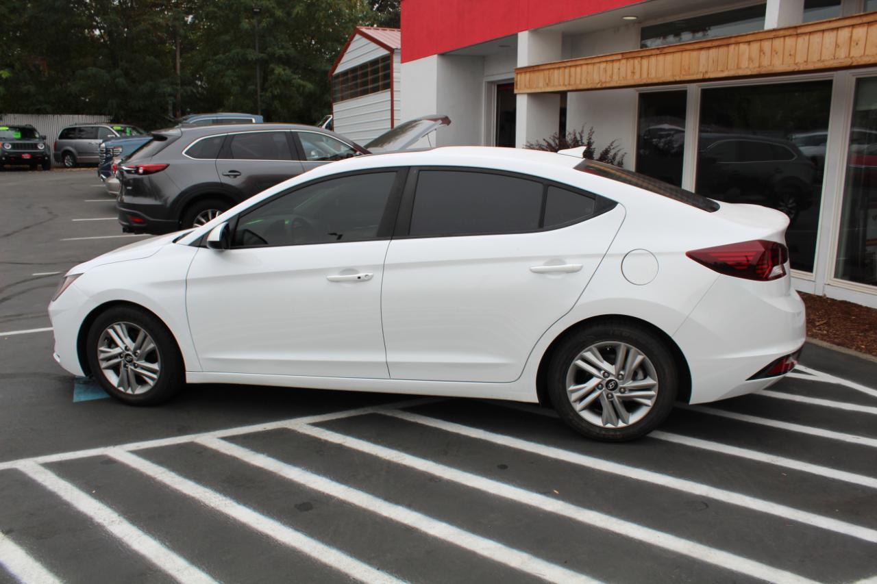 Hyundai Elantra photo 11