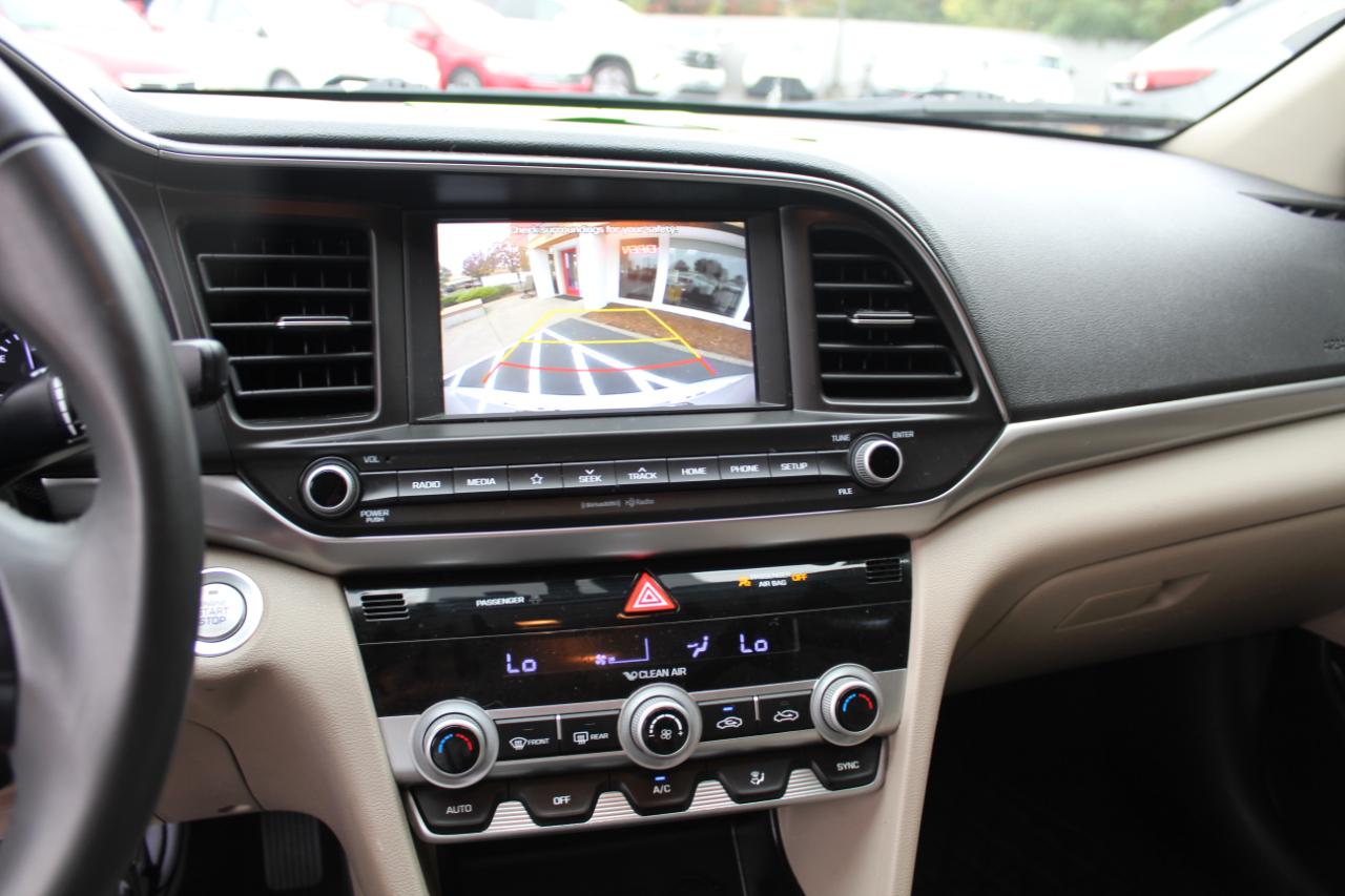 Hyundai Elantra photo 17