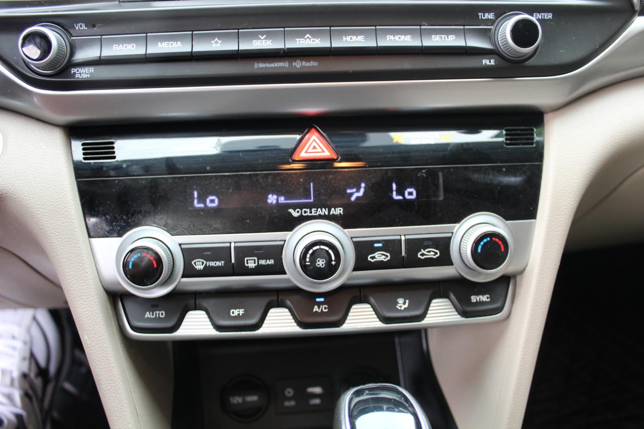 Hyundai Elantra photo 18