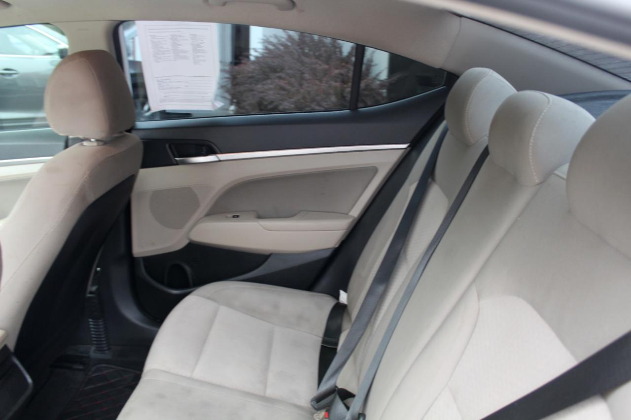 Hyundai Elantra photo 22