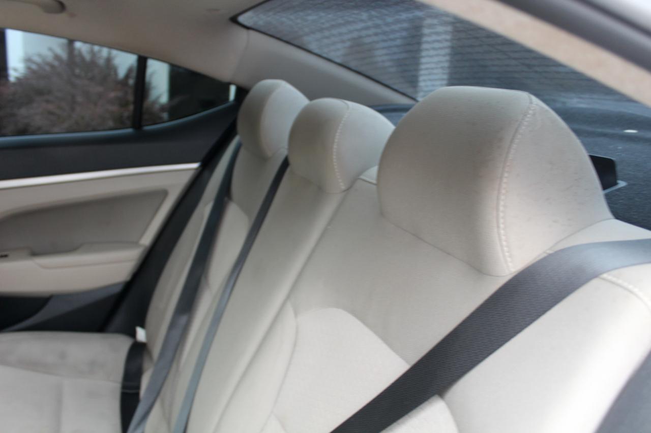 Hyundai Elantra photo 23