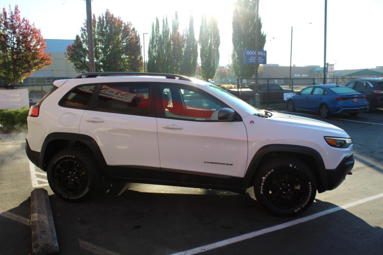 Jeep Cherokee photo 5
