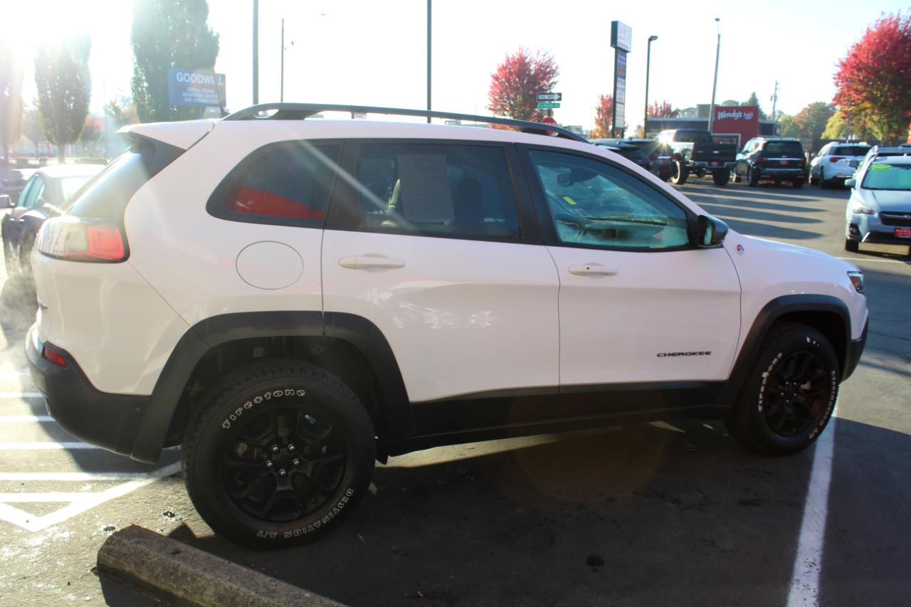 Jeep Cherokee photo 6