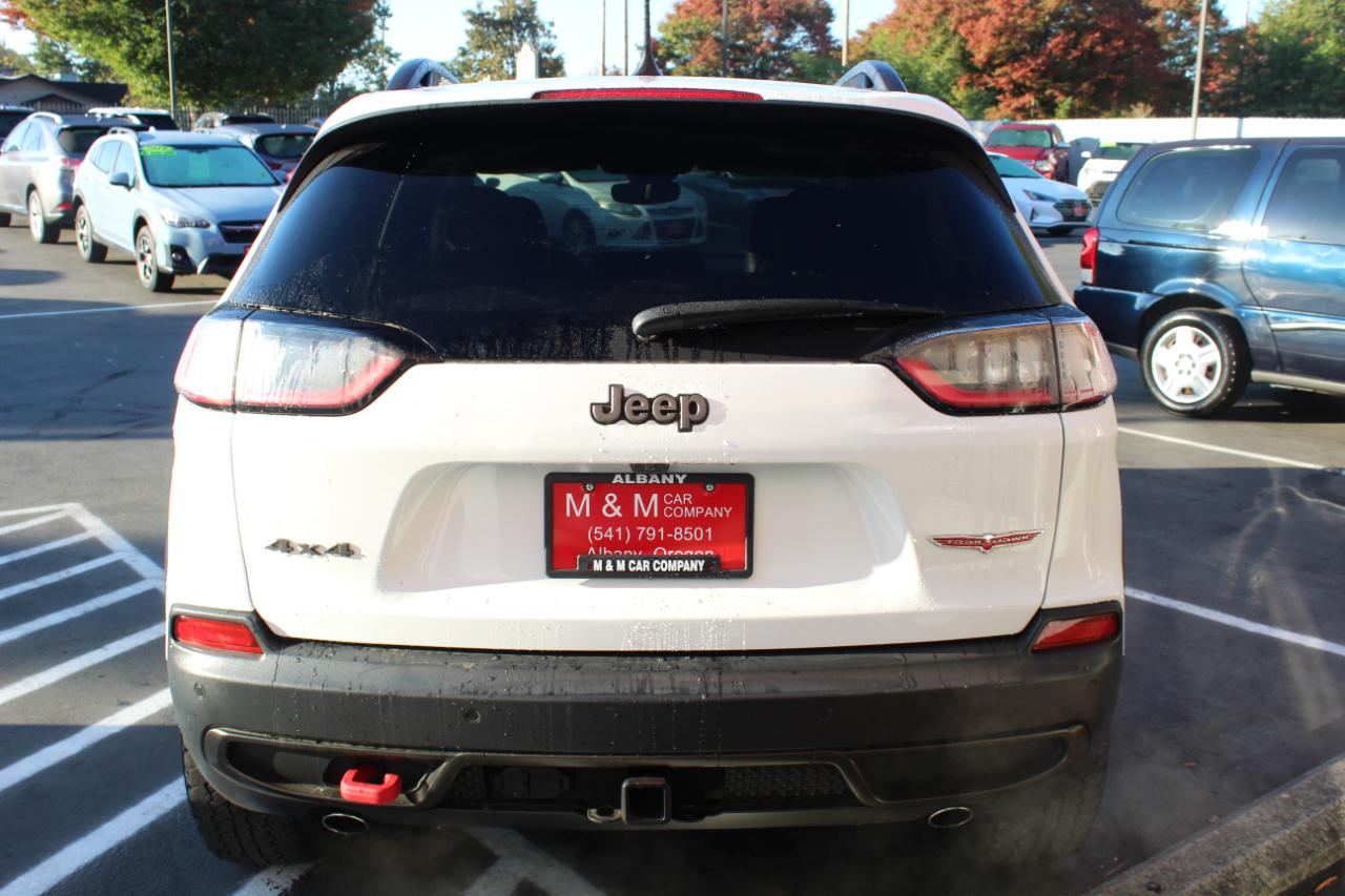 Jeep Cherokee photo 8