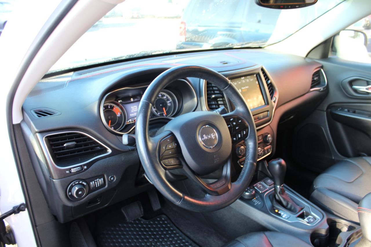 Jeep Cherokee photo 12