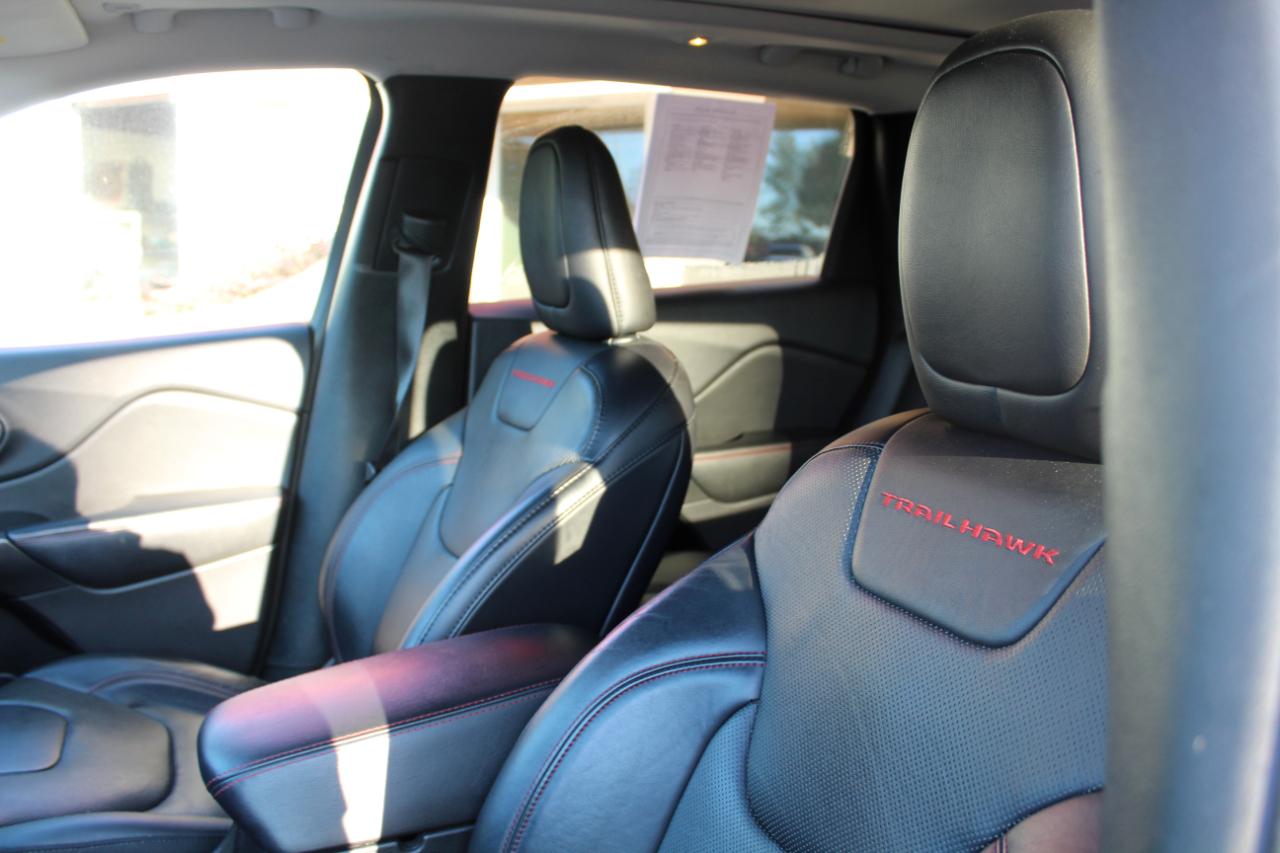 Jeep Cherokee photo 14