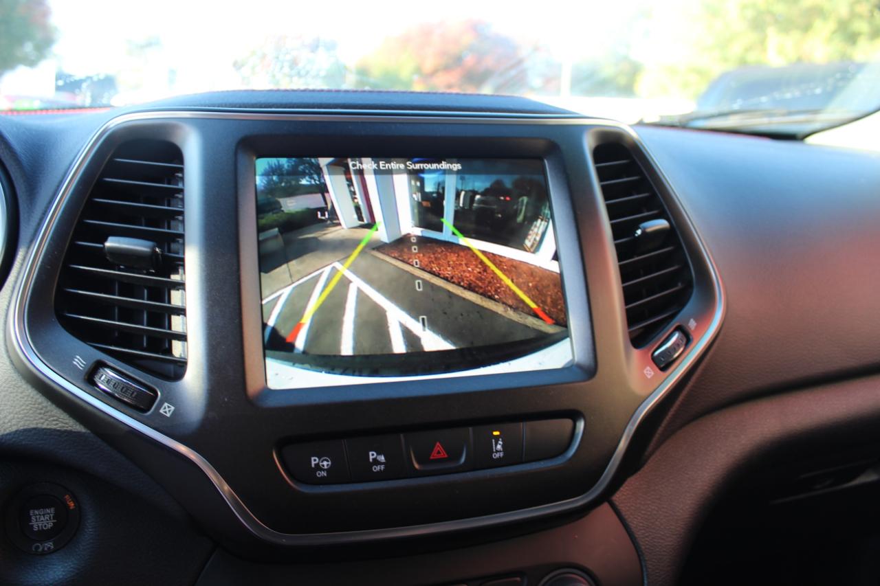 Jeep Cherokee photo 17