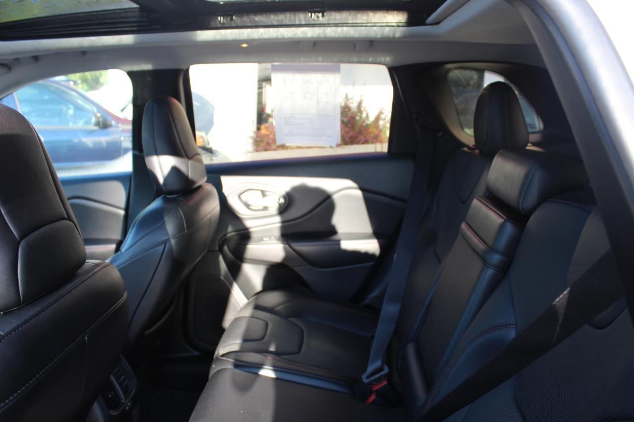 Jeep Cherokee photo 23