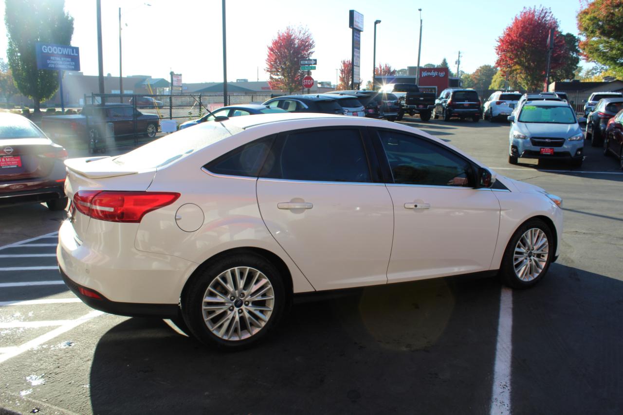 Ford Focus photo 8
