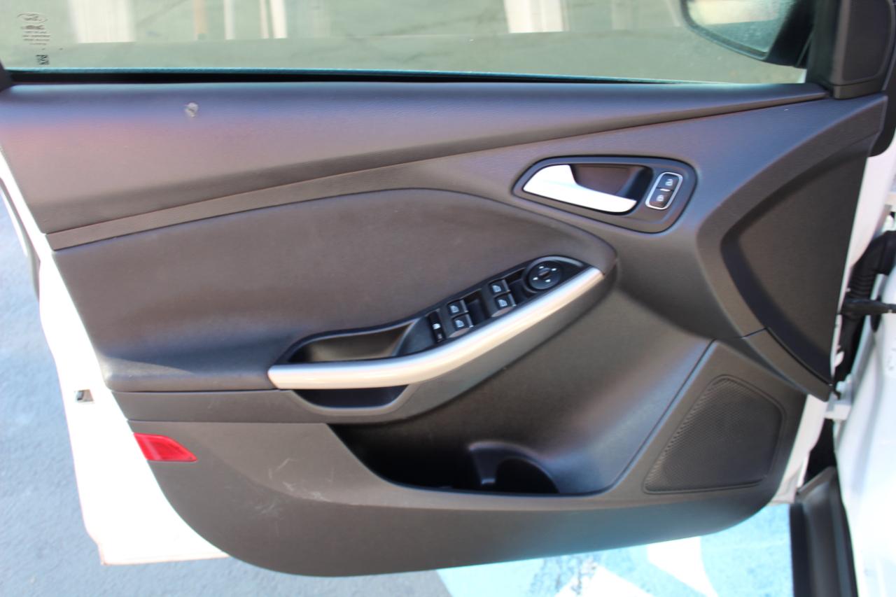 Ford Focus photo 13