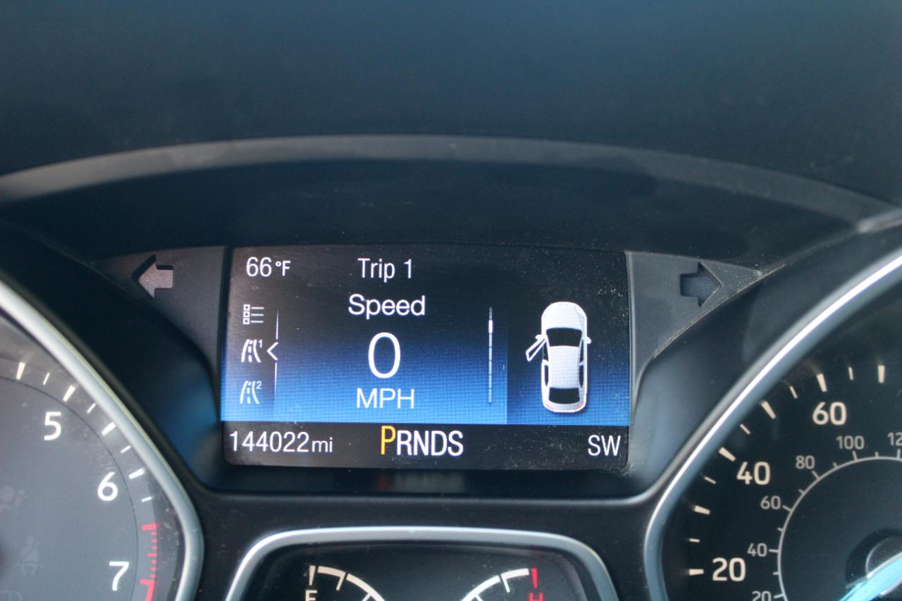 Ford Focus photo 17