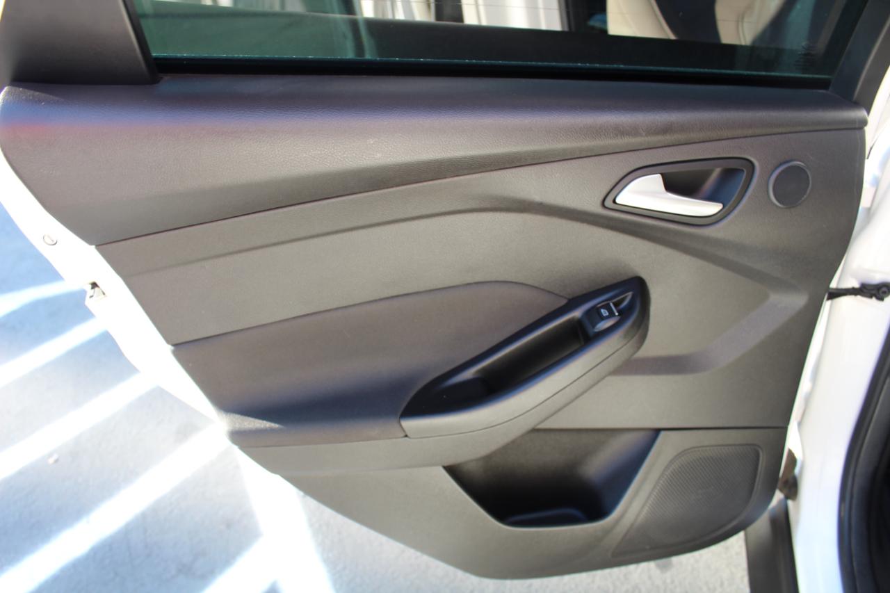 Ford Focus photo 23
