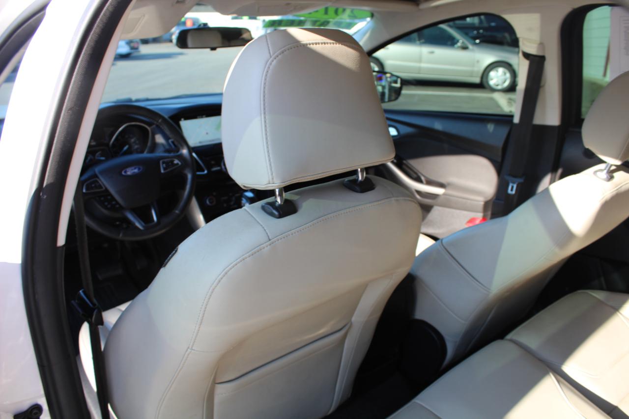 Ford Focus photo 24