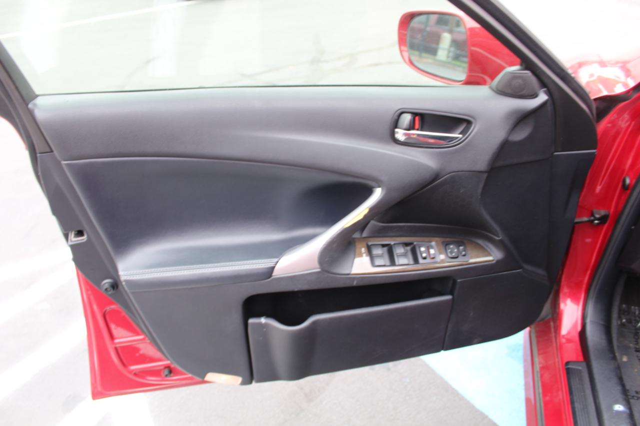 Lexus IS 250 4dr Sport Sdn Auto RWD 2013