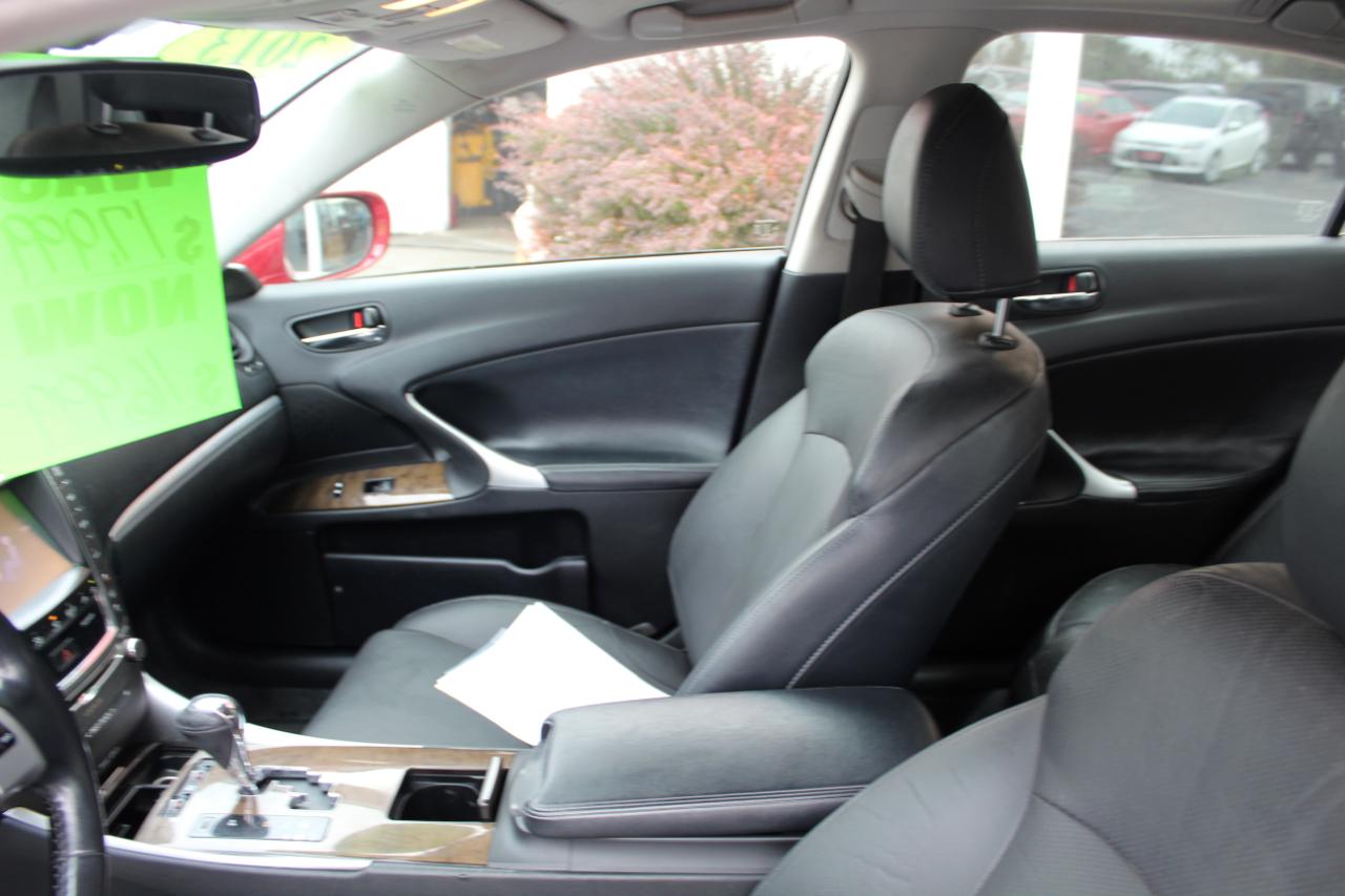 Lexus IS 250 4dr Sport Sdn Auto RWD 2013