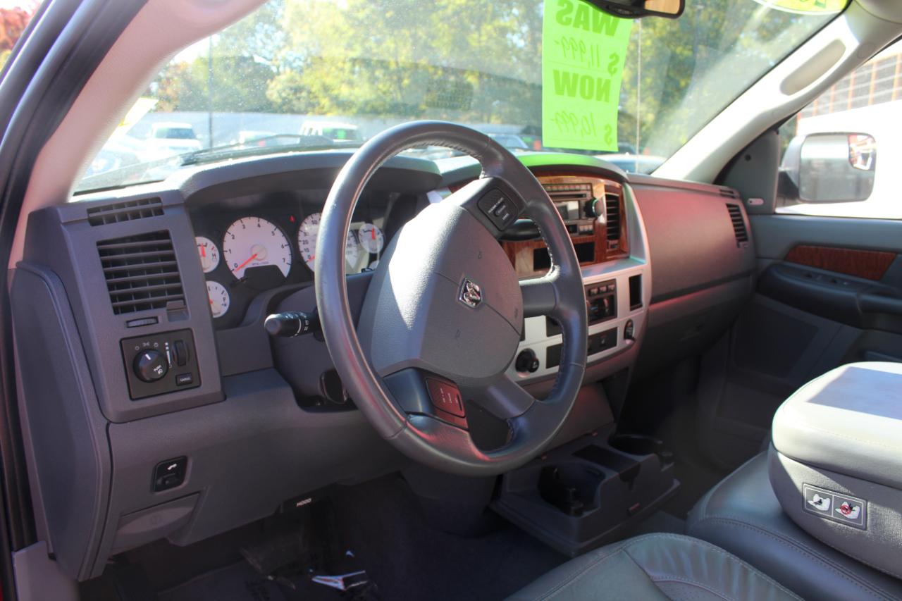 Dodge Ram 1500 4dr Quad Cab 140.5 4WD Laramie 2006