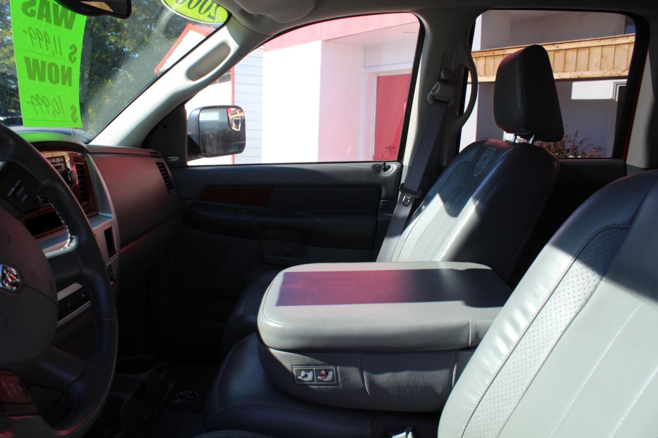 Dodge Ram 1500 4dr Quad Cab 140.5 4WD Laramie 2006