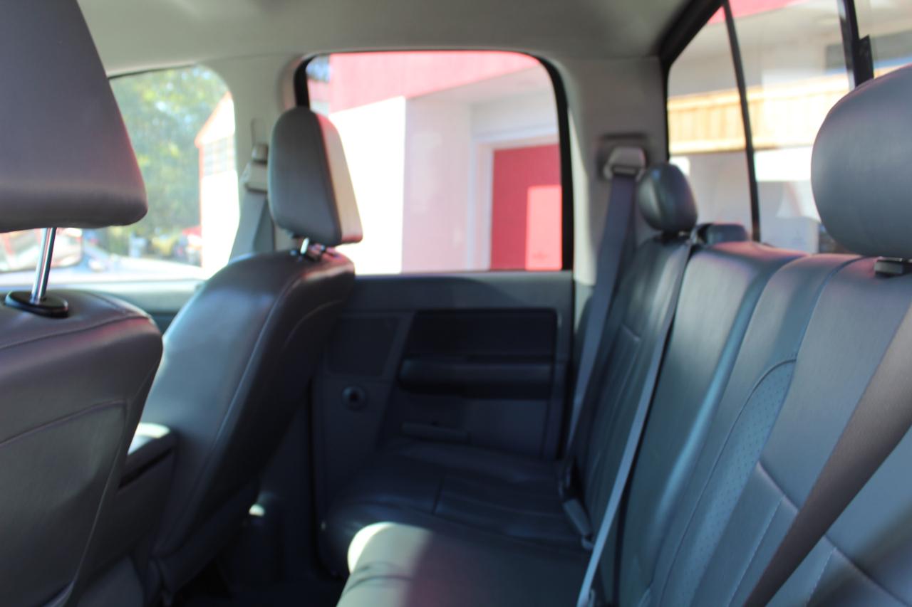 Dodge Ram 1500 4dr Quad Cab 140.5 4WD Laramie 2006