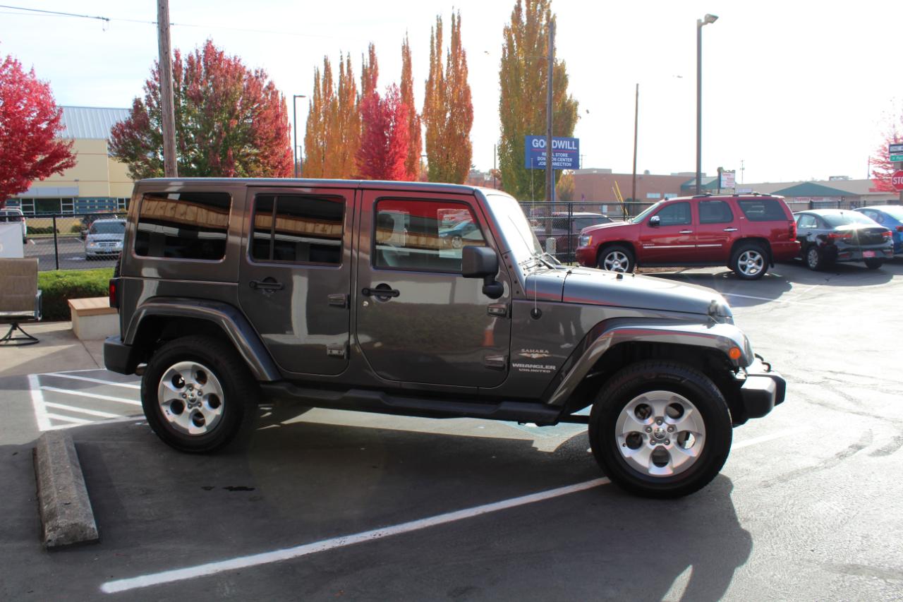 Jeep Wrangler Unlimited 4WD 4dr Sahara 2014