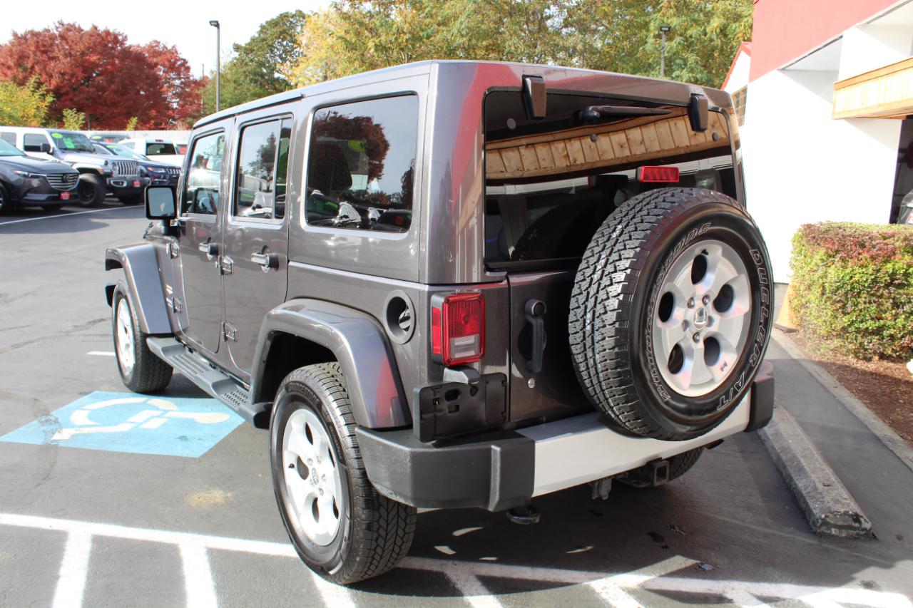 Jeep Wrangler Unlimited 4WD 4dr Sahara 2014
