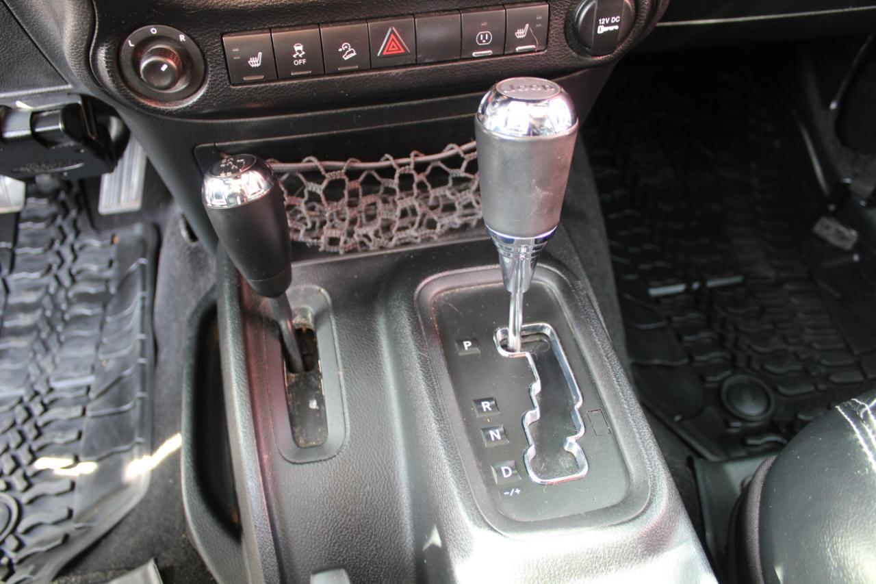 Jeep Wrangler Unlimited 4WD 4dr Sahara 2014