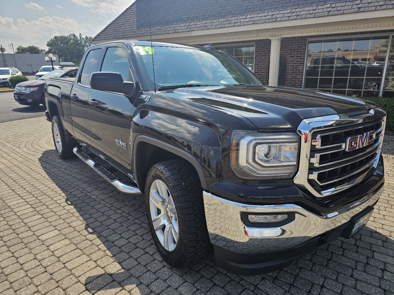2019 Gmc Sierra 1500 Limited SLE photo 2