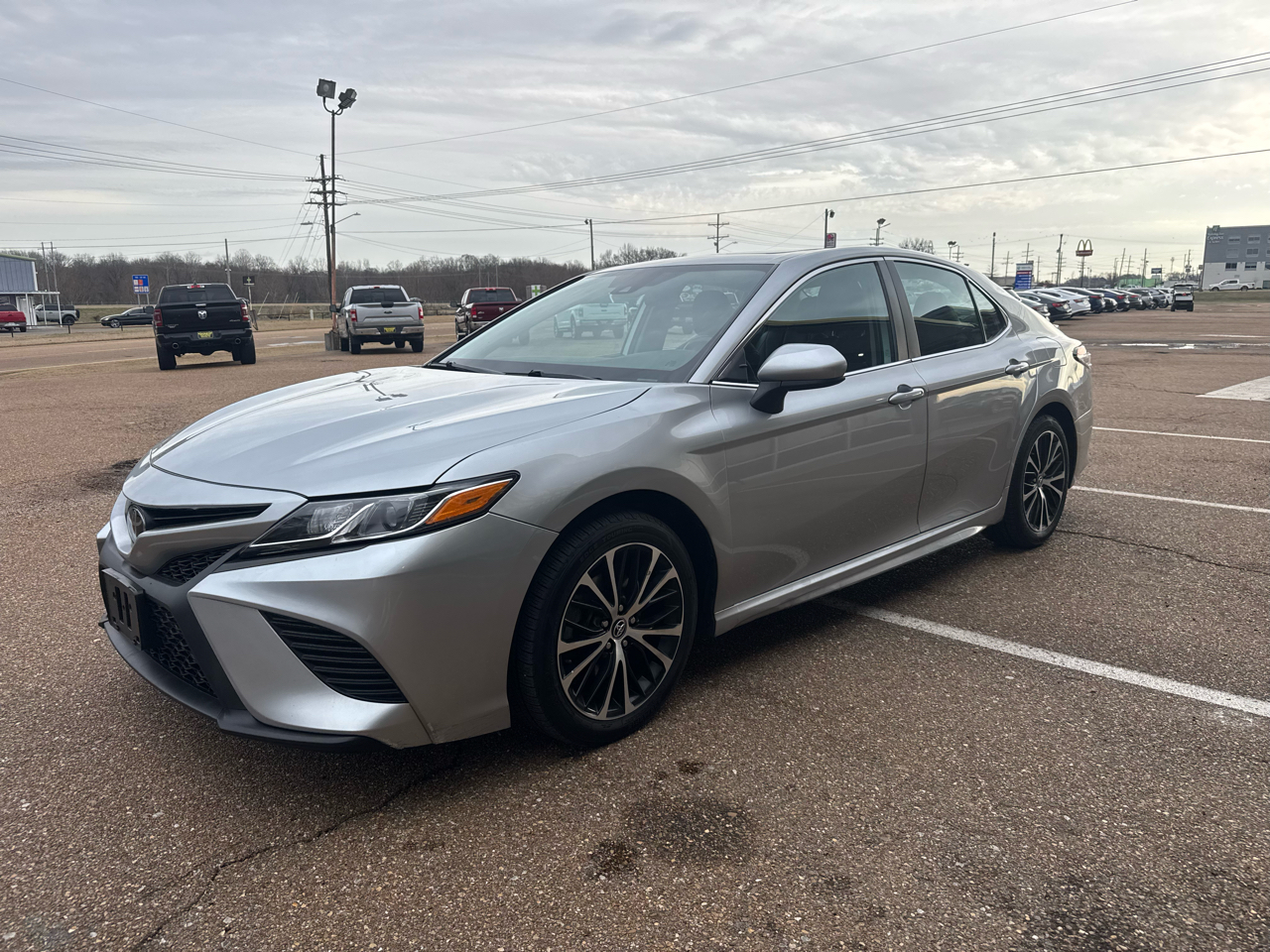 Toyota Camry SE 2020