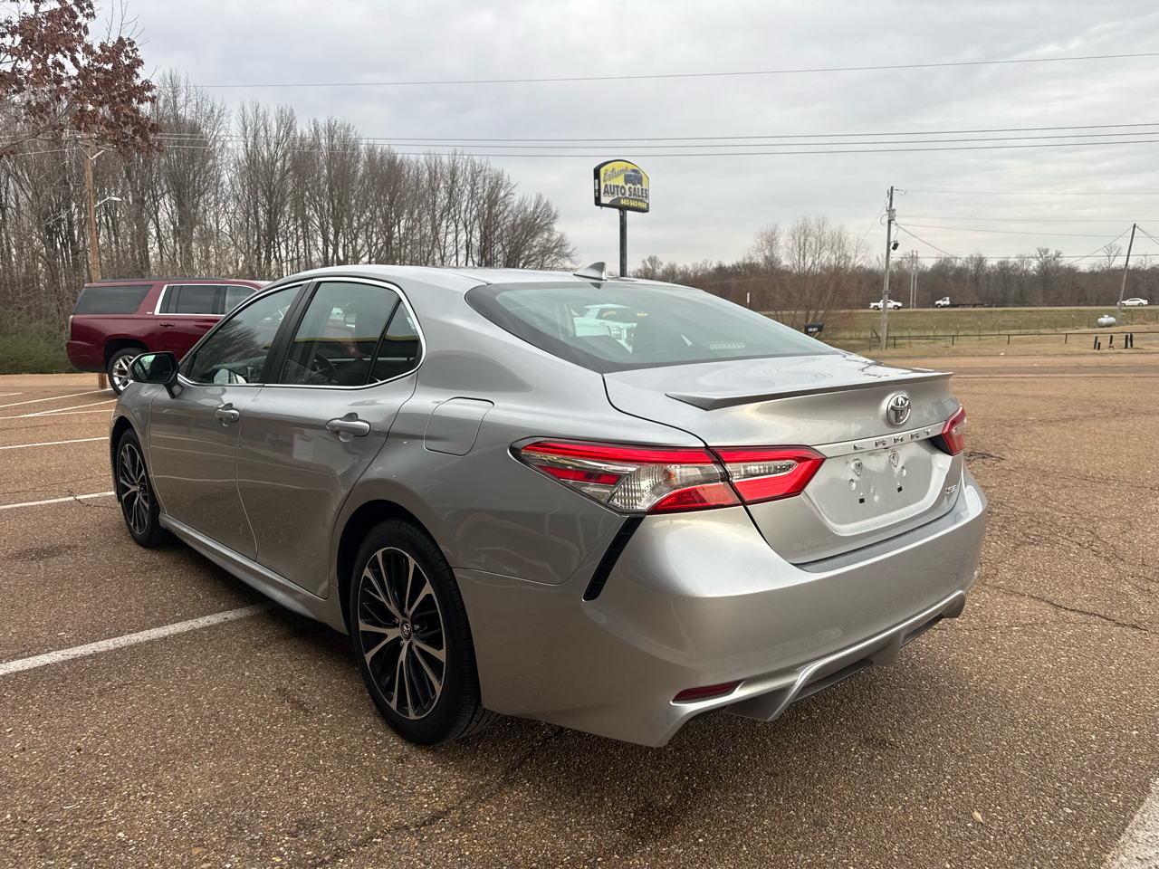 Toyota Camry SE 2020