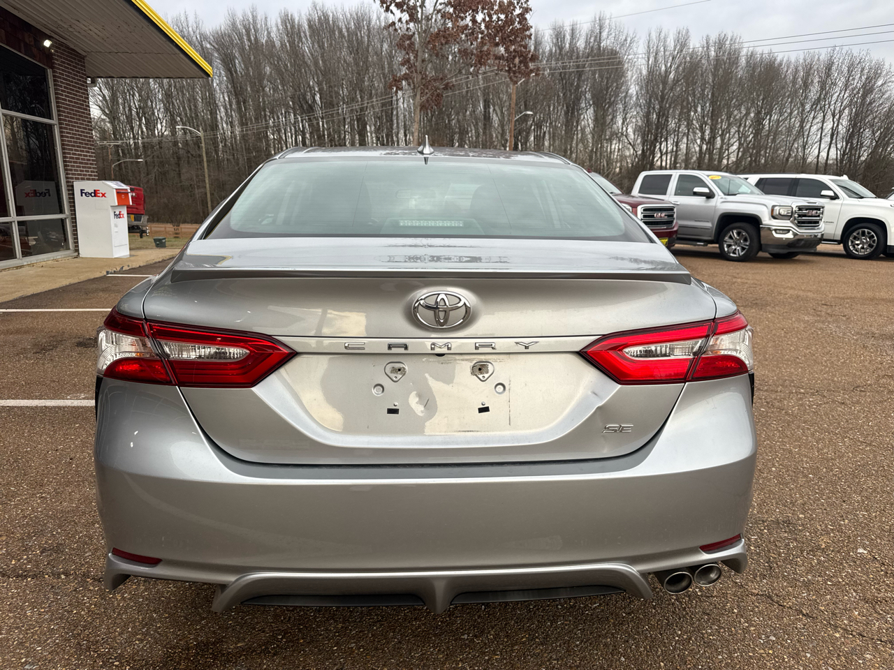 Toyota Camry SE 2020