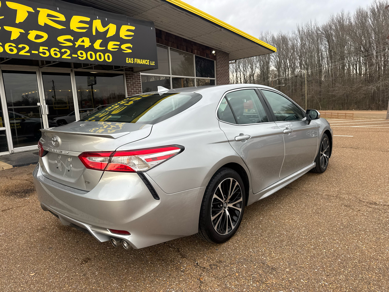 Toyota Camry SE 2020