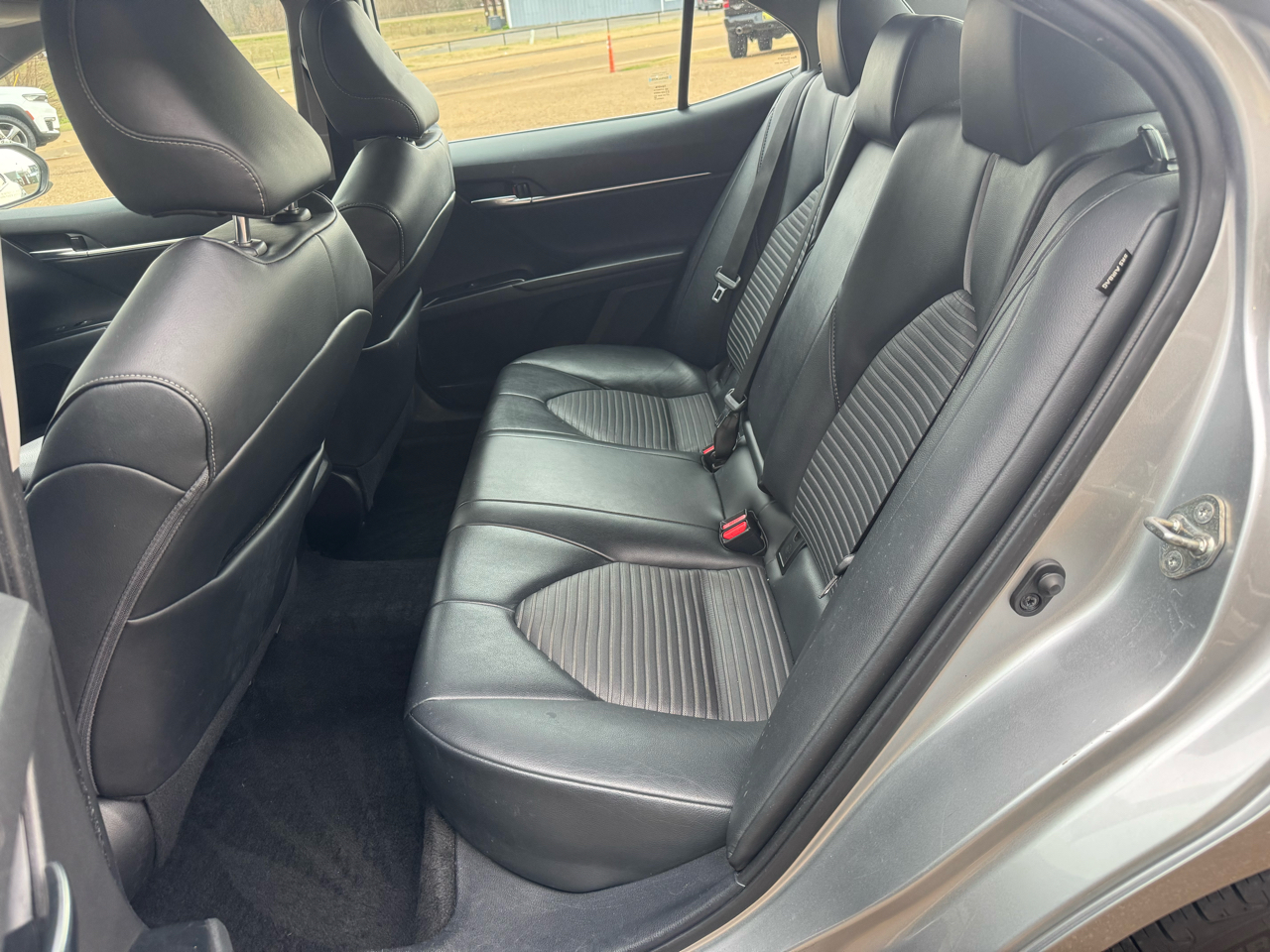 Toyota Camry SE 2020