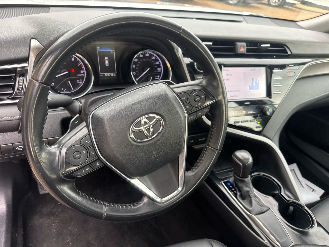 Toyota Camry SE 2020
