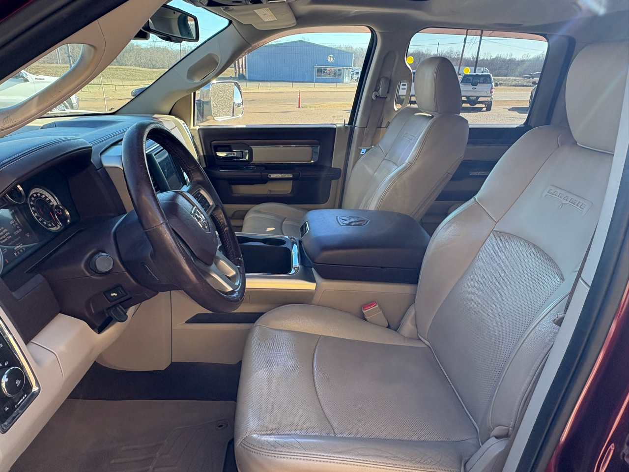 RAM 1500 Laramie Crew Cab LWB 4WD 2016