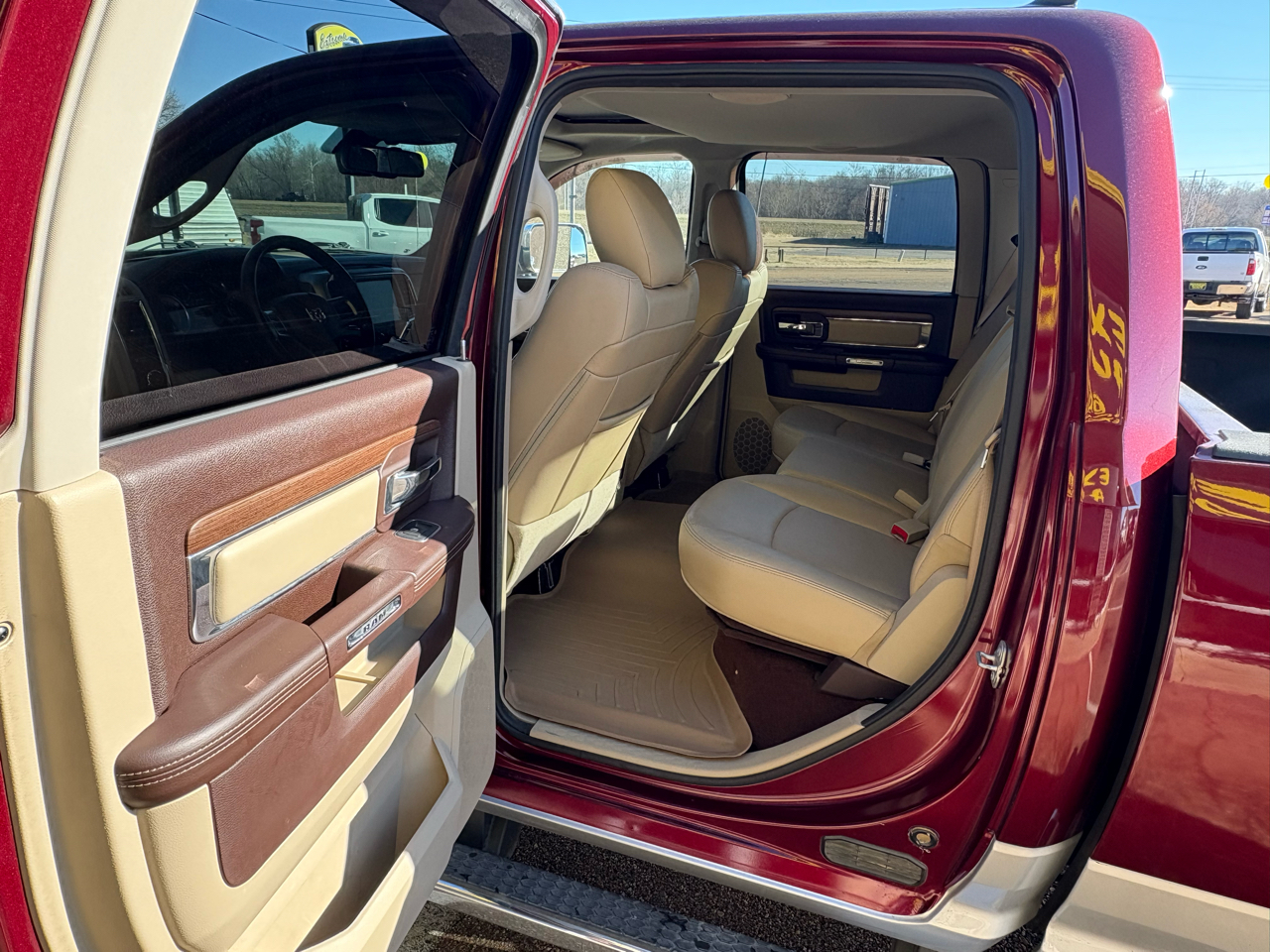 RAM 1500 Laramie Crew Cab LWB 4WD 2016