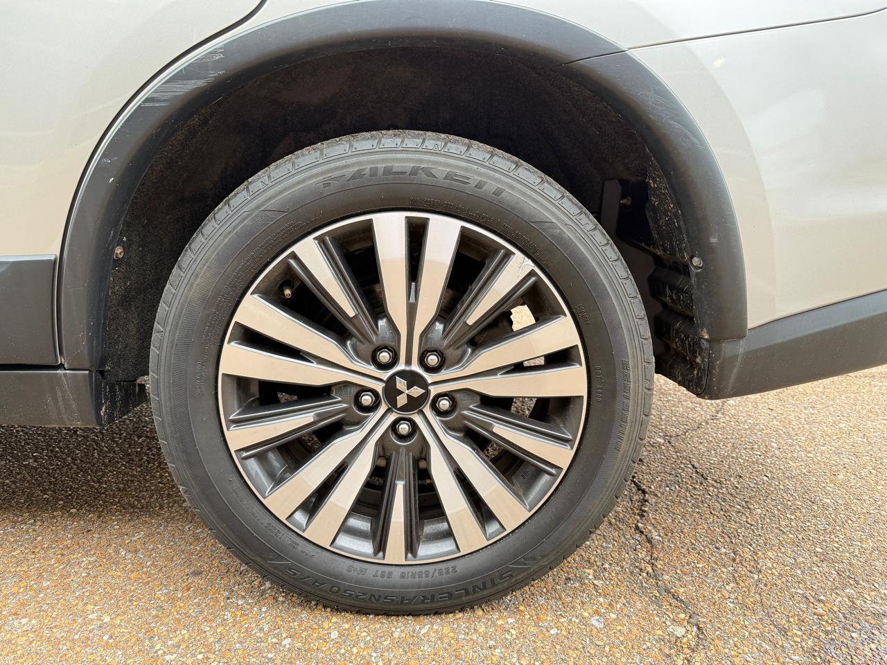 Mitsubishi Outlander SEL AWD 2019