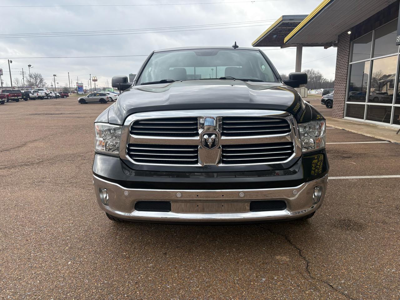 RAM 1500 SLT Crew Cab SWB 4WD 2016