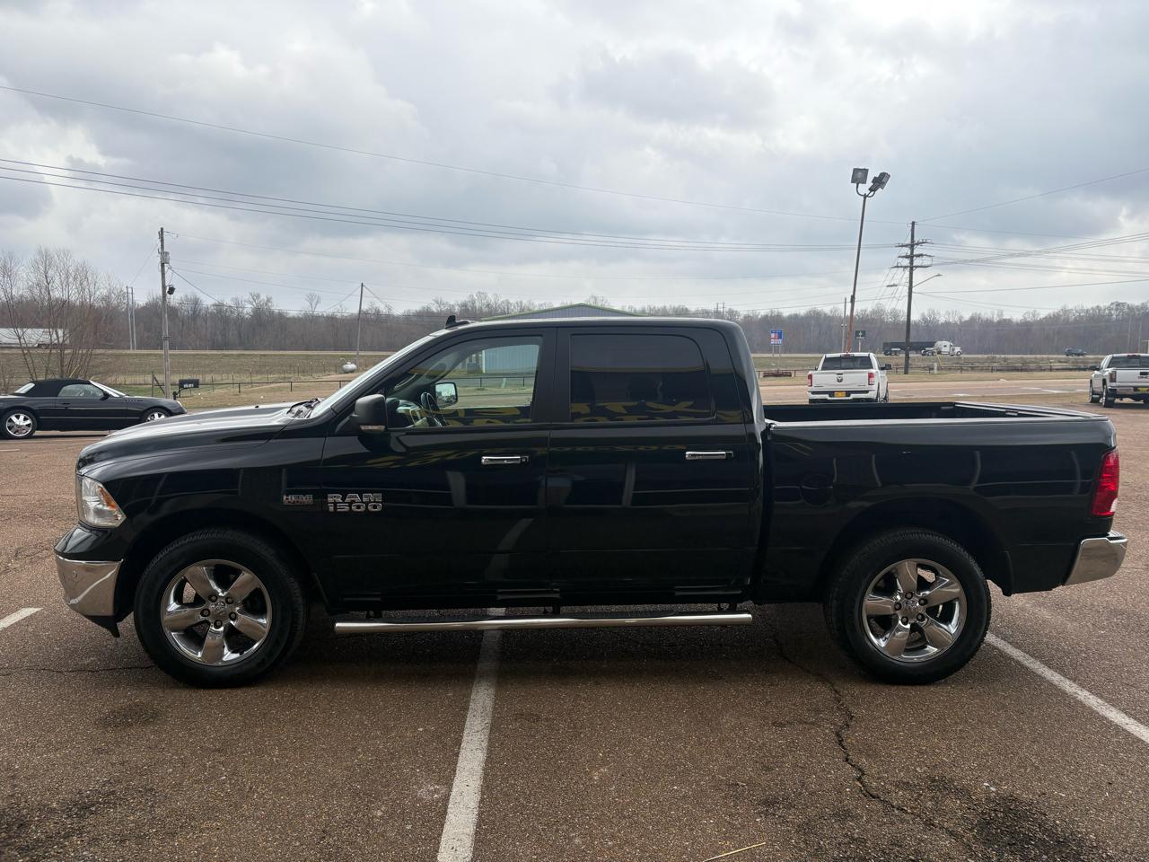 RAM 1500 SLT Crew Cab SWB 4WD 2016