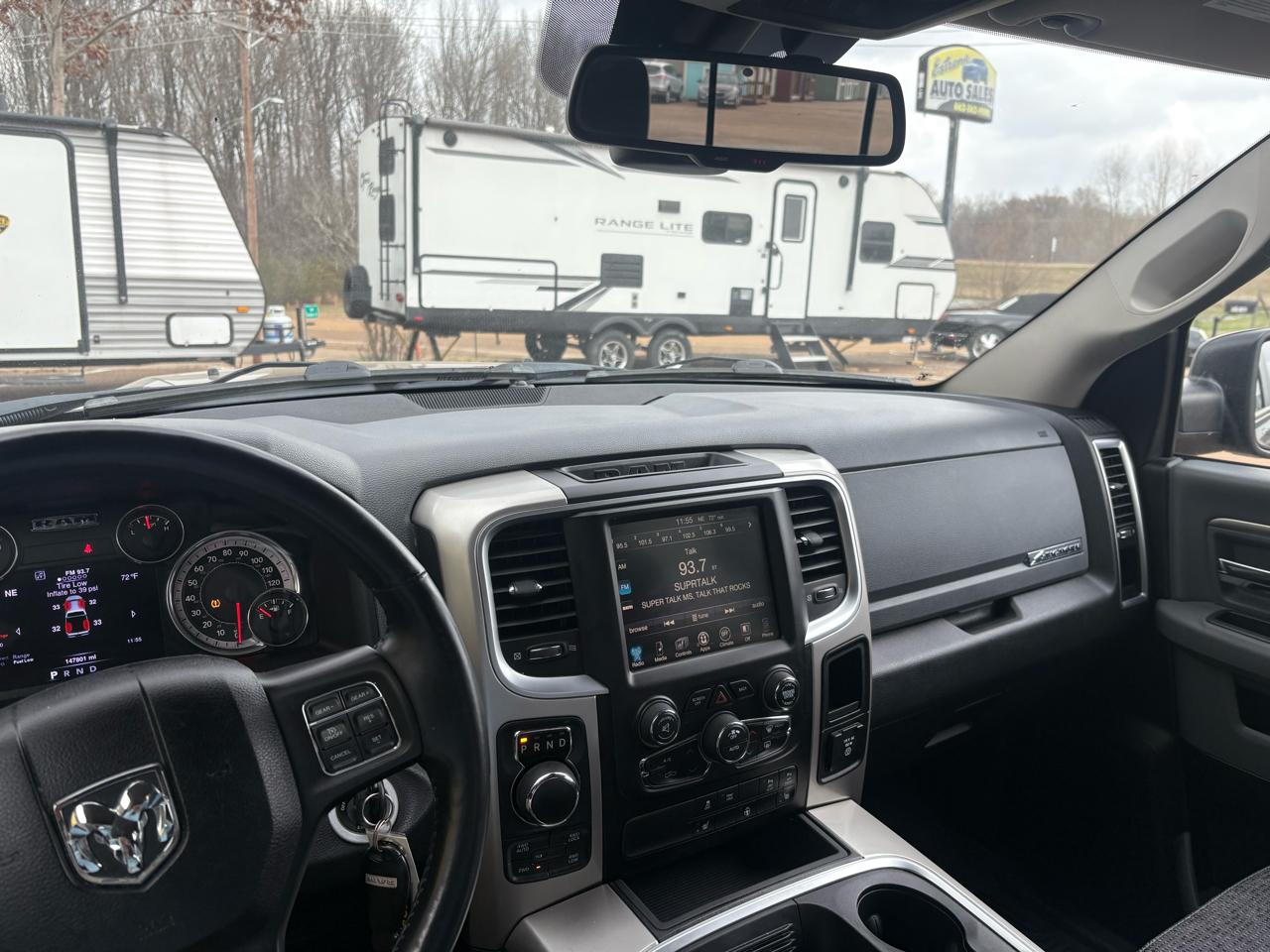 RAM 1500 SLT Crew Cab SWB 4WD 2016