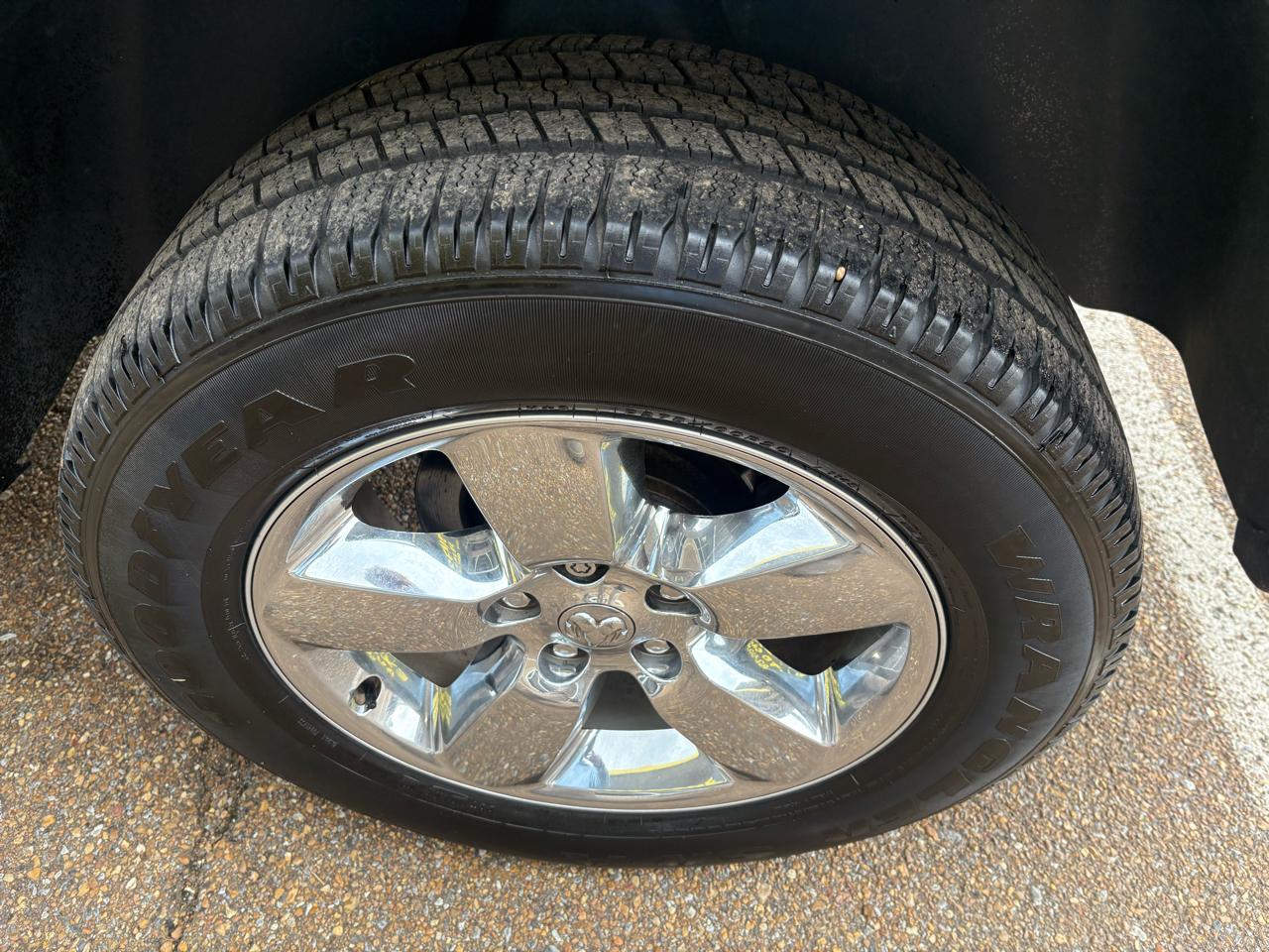 RAM 1500 SLT Crew Cab SWB 4WD 2016