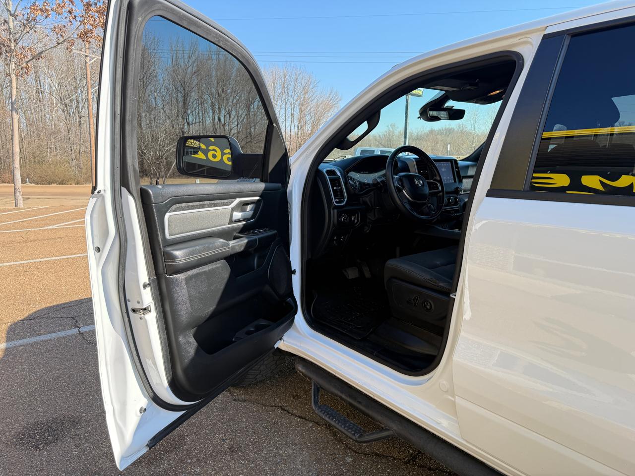 RAM 1500 Big Horn Crew Cab SWB 4WD 2020