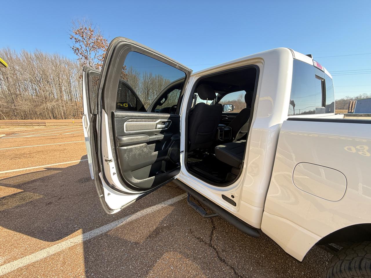 RAM 1500 Big Horn Crew Cab SWB 4WD 2020