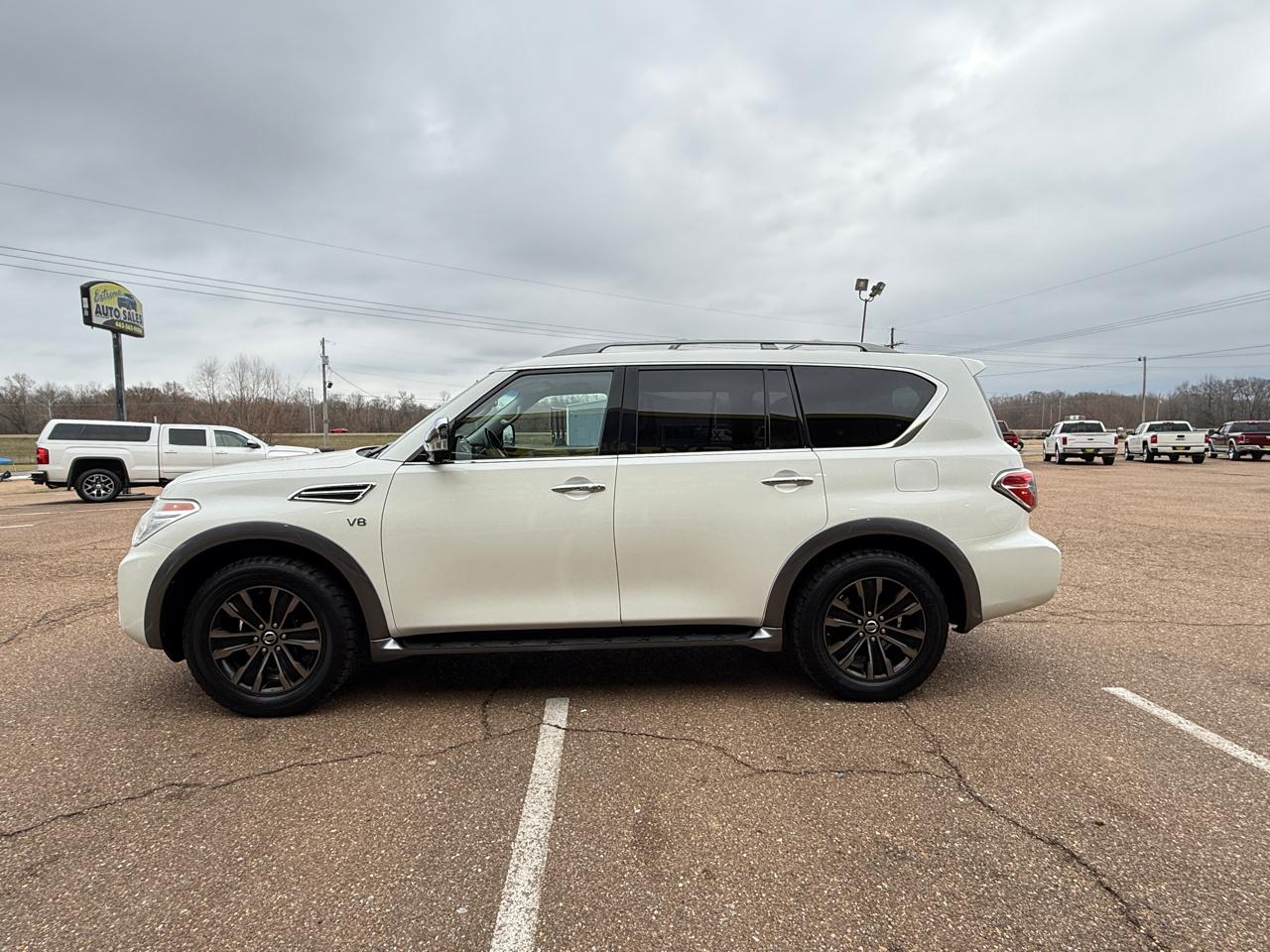 Nissan Armada Platinum AWD 2017